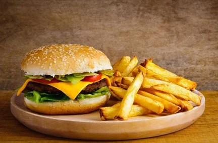 menu de hamburger et frites