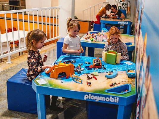 Speelpunt meisjes spelen playmobil