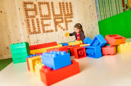 kind speel in lemmies bouwwerfhoek